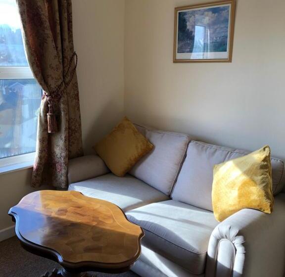 هتل The Purple Tree Guest House