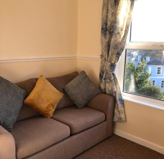 هتل The Purple Tree Guest House