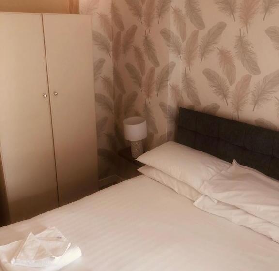 هتل The Purple Tree Guest House