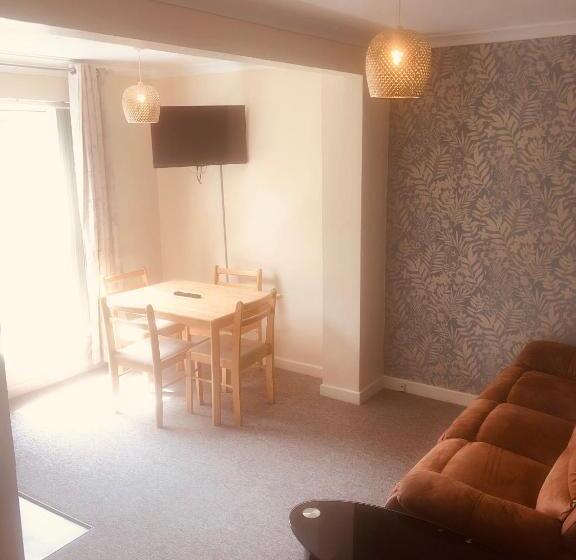 هتل The Purple Tree Guest House