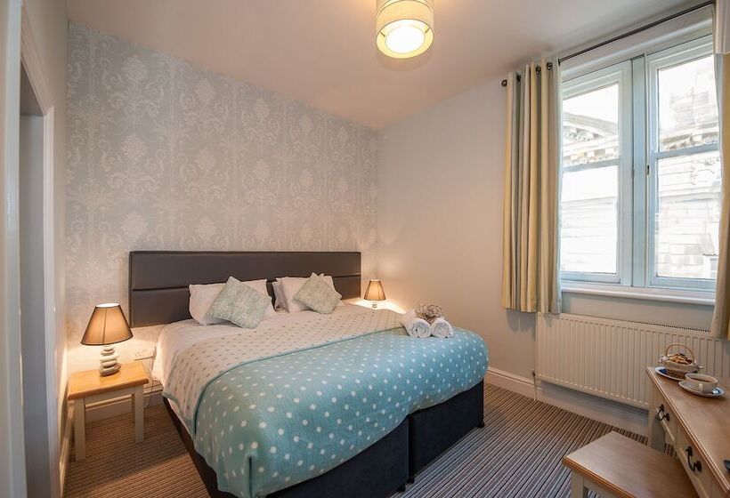 The Royal Hotel And Bar