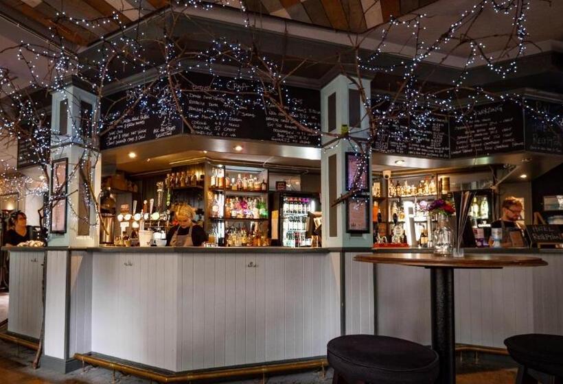 The Royal Hotel And Bar