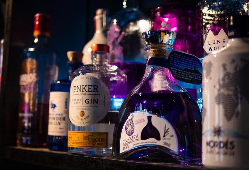 The Royal Hotel And Bar