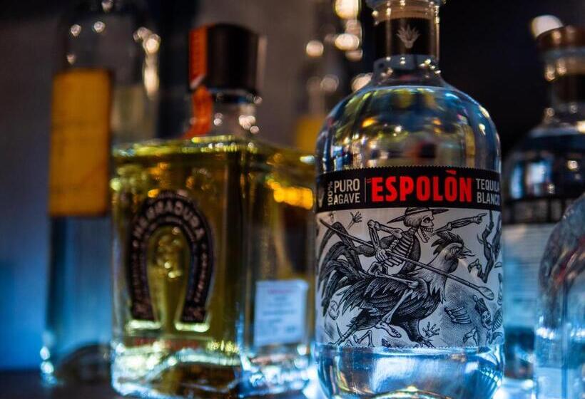 The Royal Hotel And Bar