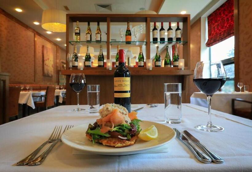 בית מלון כפרי The Shirley Arms