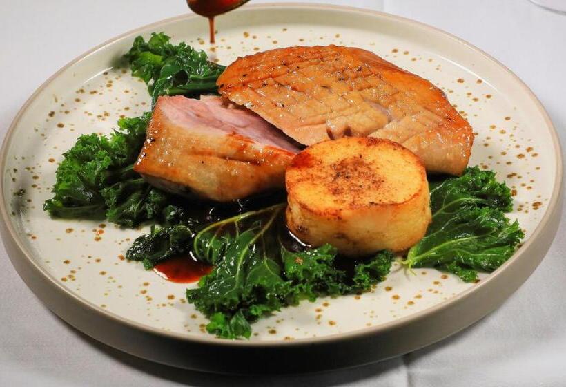 בית מלון כפרי The Shirley Arms