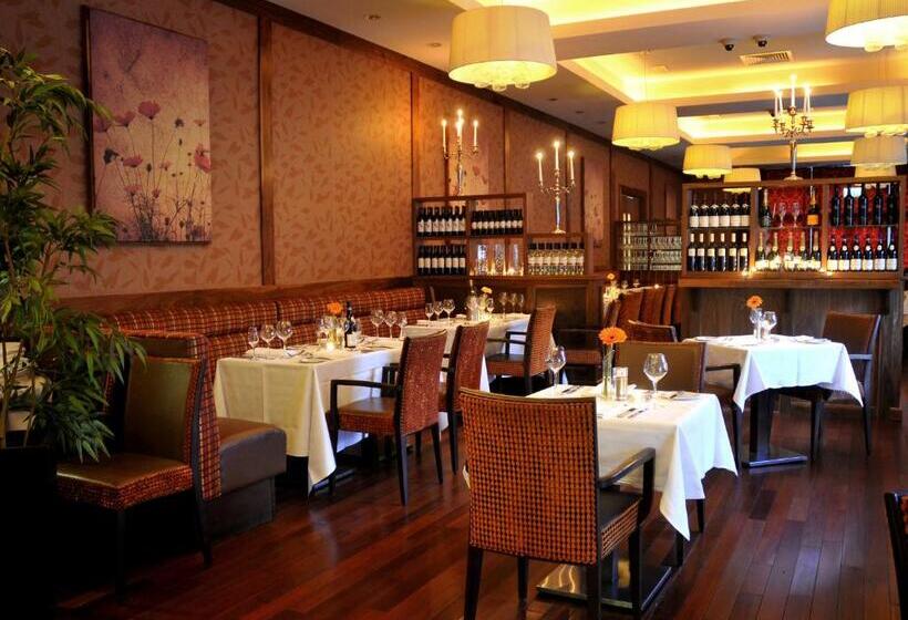 בית מלון כפרי The Shirley Arms