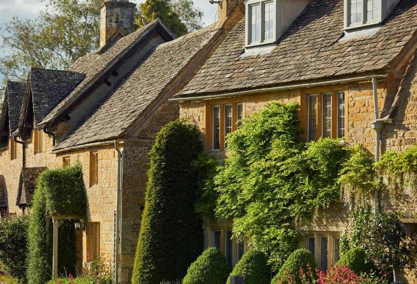 Отель The Slaughters Country Inn