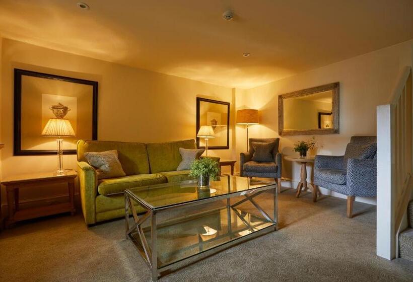 Отель The Slaughters Country Inn