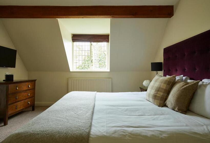 Отель The Slaughters Country Inn