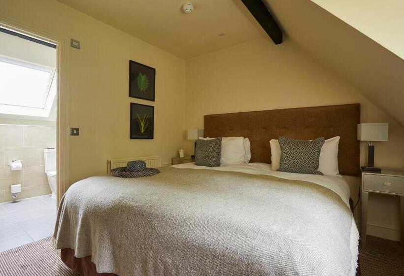 Отель The Slaughters Country Inn