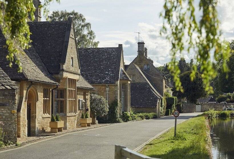 Отель The Slaughters Country Inn