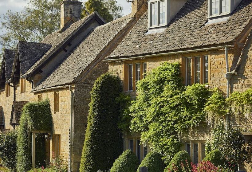 Отель The Slaughters Country Inn