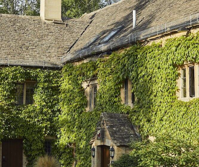 Отель The Slaughters Country Inn