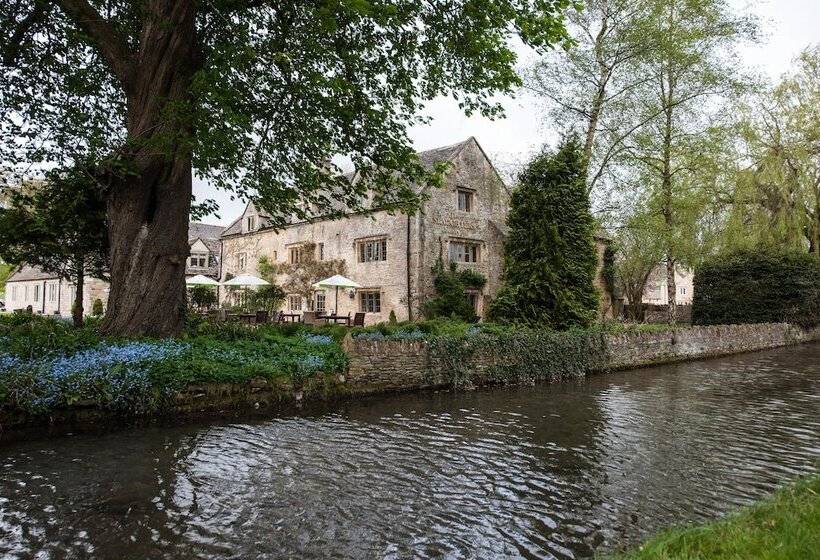 Отель The Slaughters Country Inn