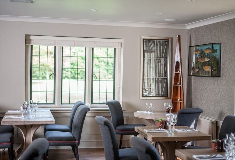 Отель The Slaughters Country Inn