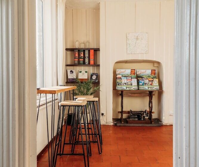 فندق Three Wells B&b