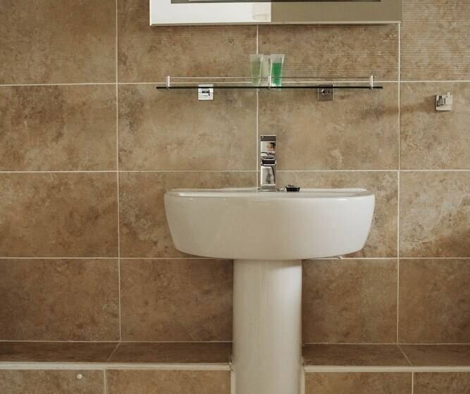 فندق Three Wells B&b