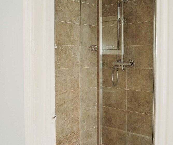 فندق Three Wells B&b