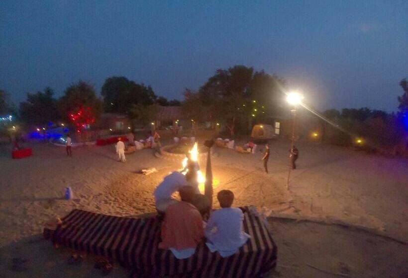 فندق Umaid Safaris & Desert Lodge