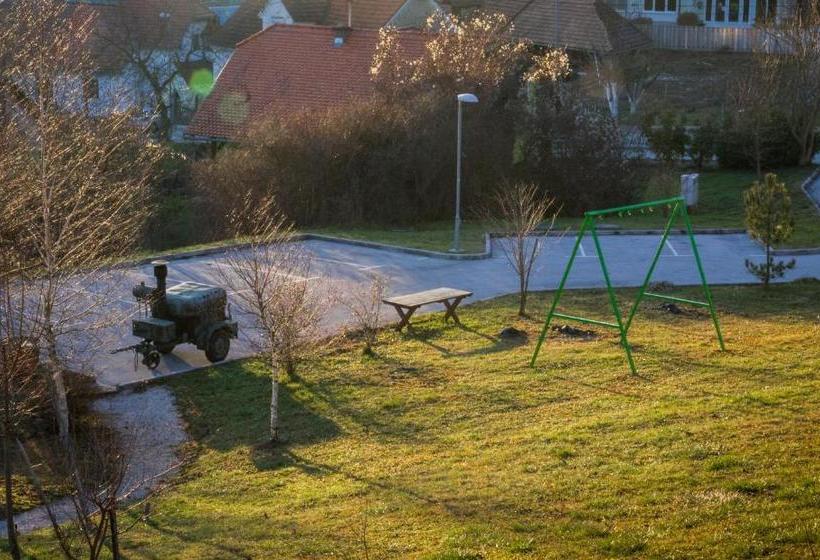 هتل Vila Silva Marija