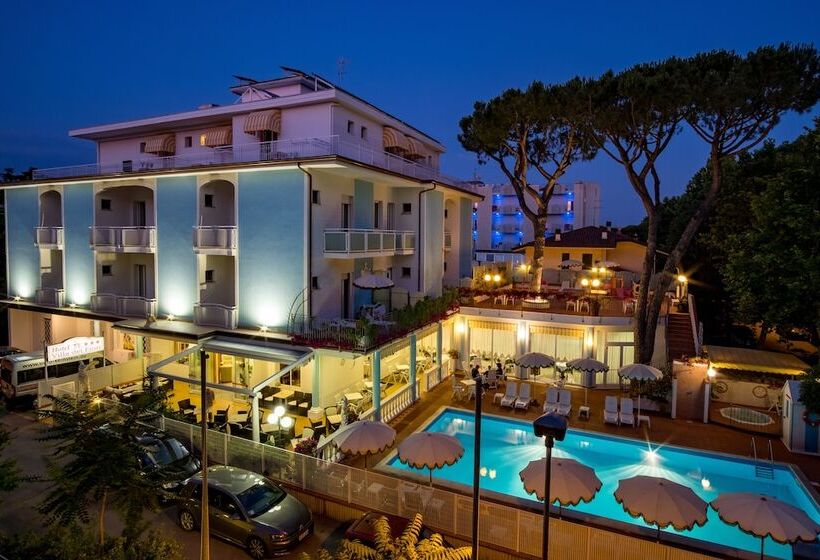 ホテル Villa Dei Fiori   Sul Mare Con Piscina
