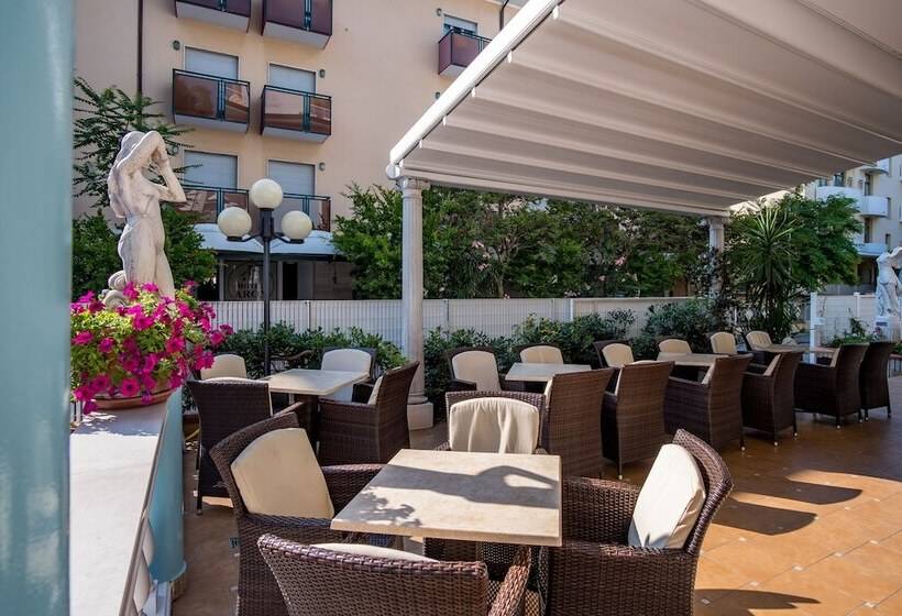 ホテル Villa Dei Fiori   Sul Mare Con Piscina