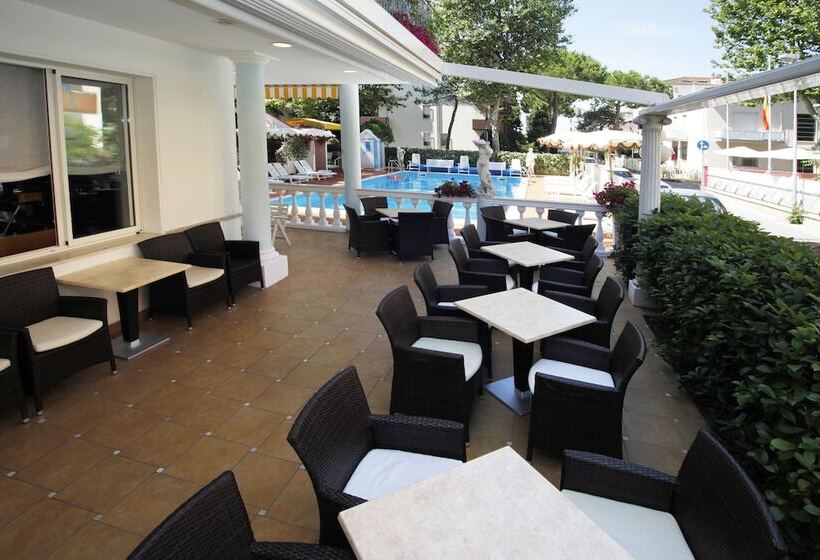 ホテル Villa Dei Fiori   Sul Mare Con Piscina