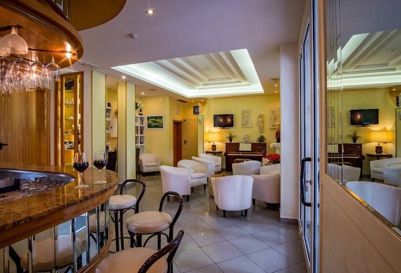 ホテル Villa Dei Fiori   Sul Mare Con Piscina