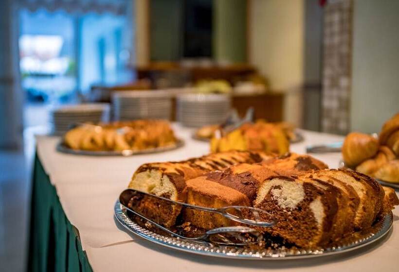 ホテル Villa Dei Fiori   Sul Mare Con Piscina