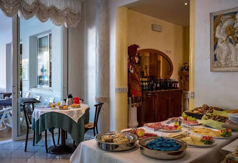 ホテル Villa Dei Fiori   Sul Mare Con Piscina