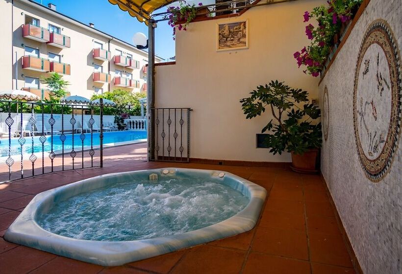 ホテル Villa Dei Fiori   Sul Mare Con Piscina