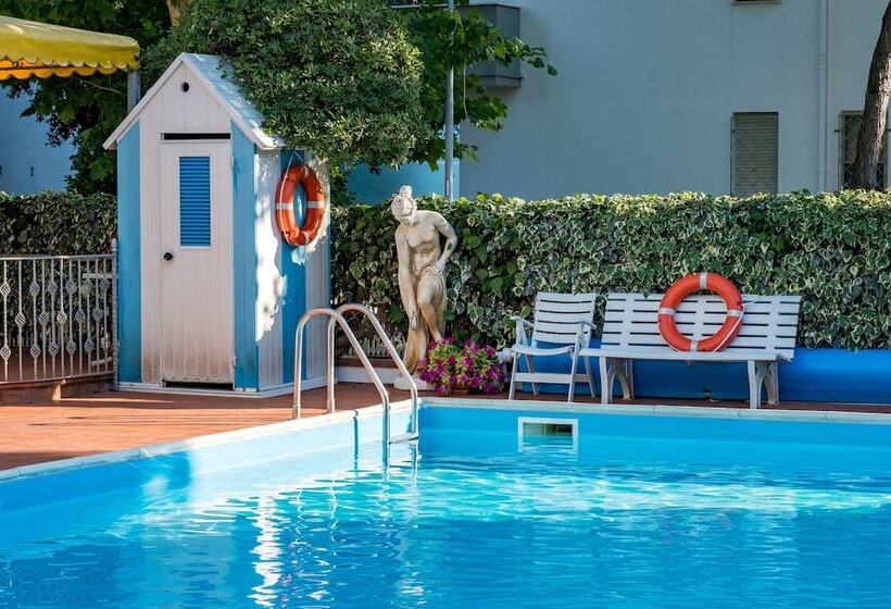 ホテル Villa Dei Fiori   Sul Mare Con Piscina