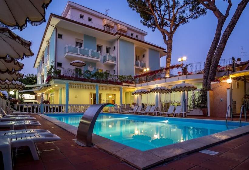 ホテル Villa Dei Fiori   Sul Mare Con Piscina