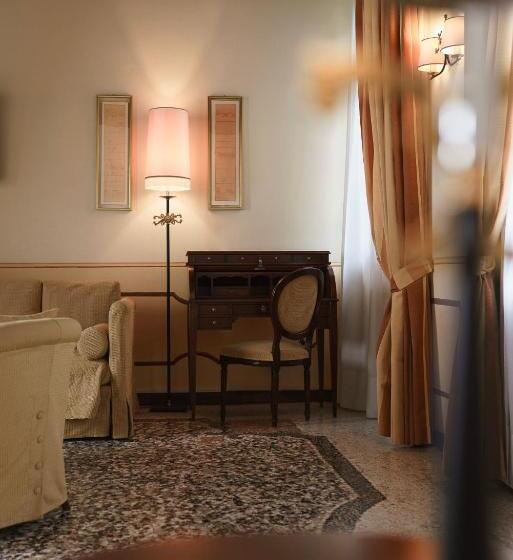 فندق Villa Policreti