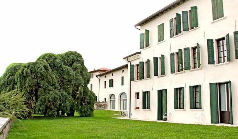 فندق Villa Policreti