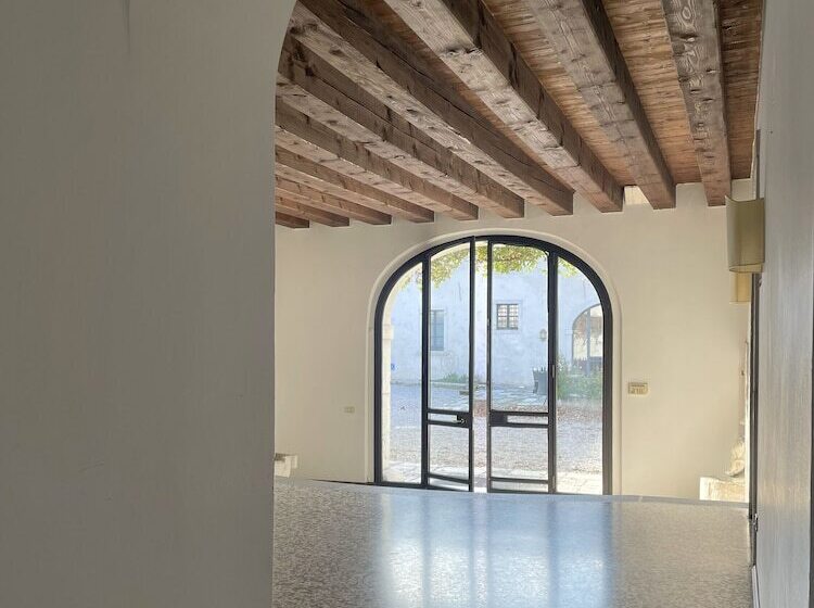 فندق Villa Policreti