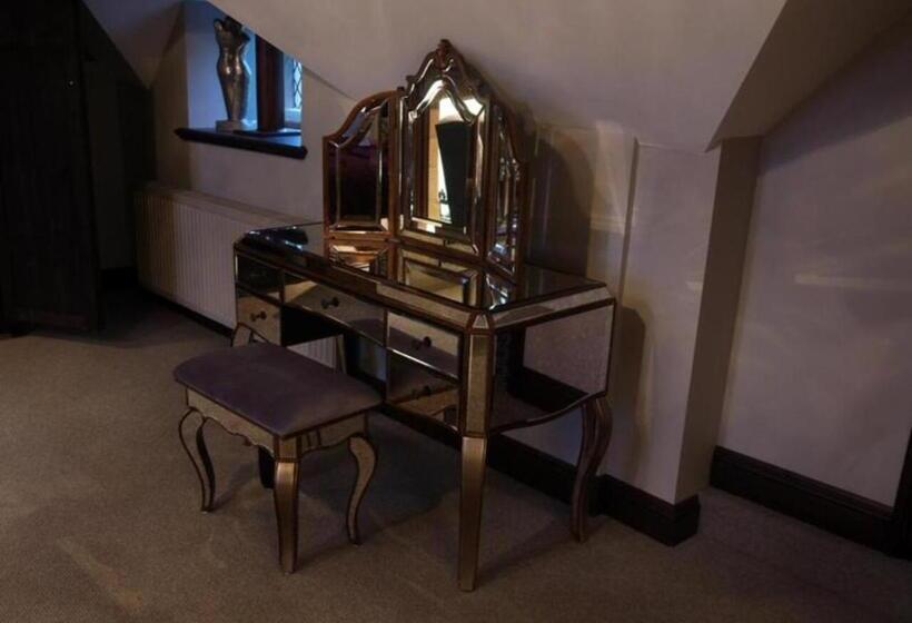 فندق Weston Hall