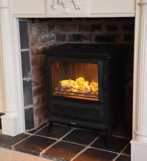 Отель Weston Hall