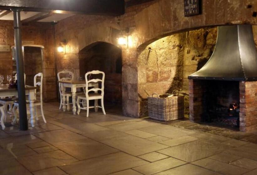 فندق Weston Hall