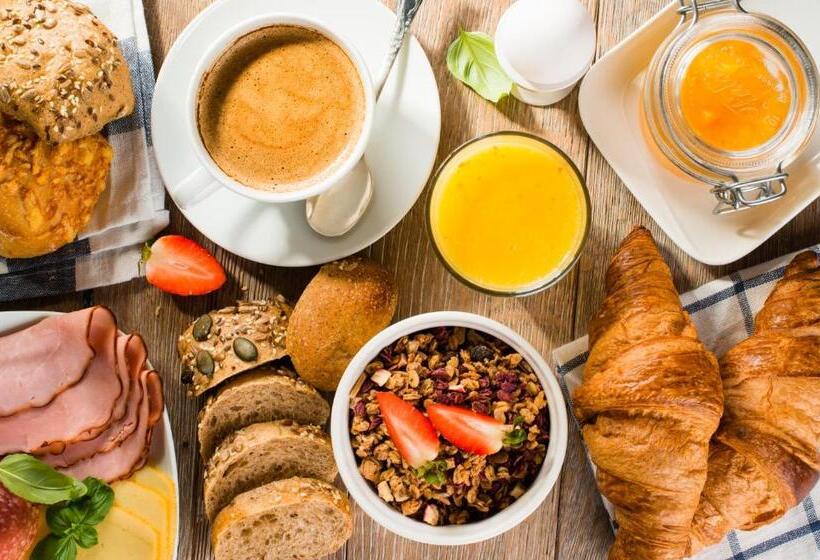 Отель Weston Hall