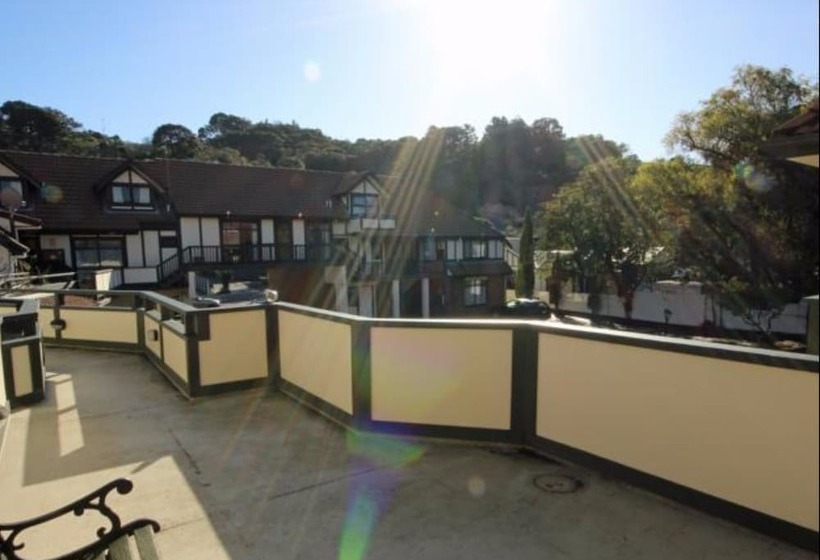 汽车旅馆  Champers Motor Inn