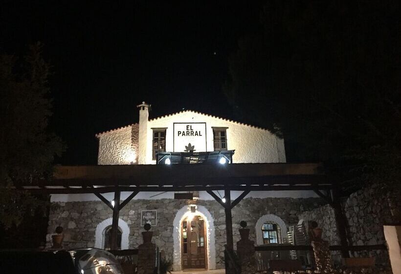 بنسيون Posada El Parral