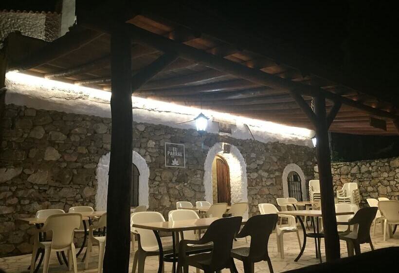 بنسيون Posada El Parral