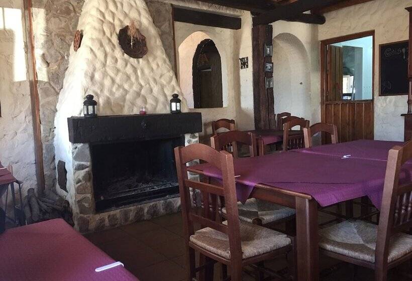 بنسيون Posada El Parral
