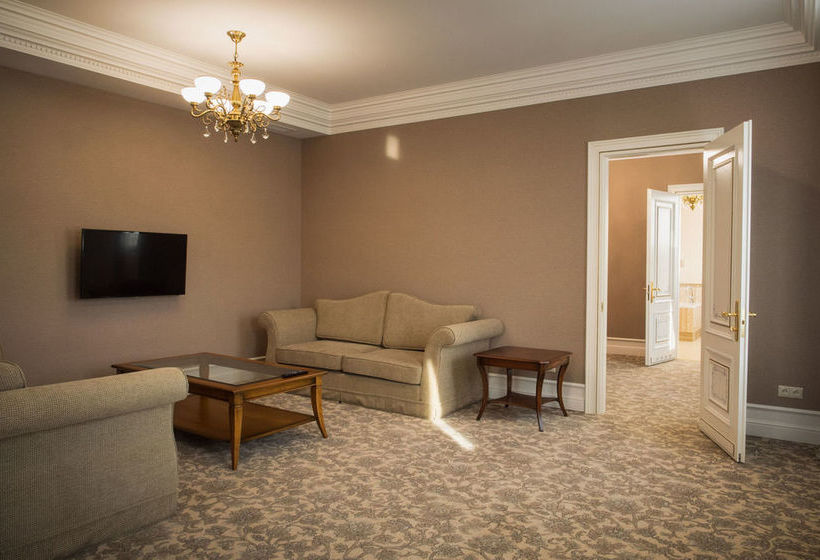 בית מלון כפרי Business Club Razumovsky