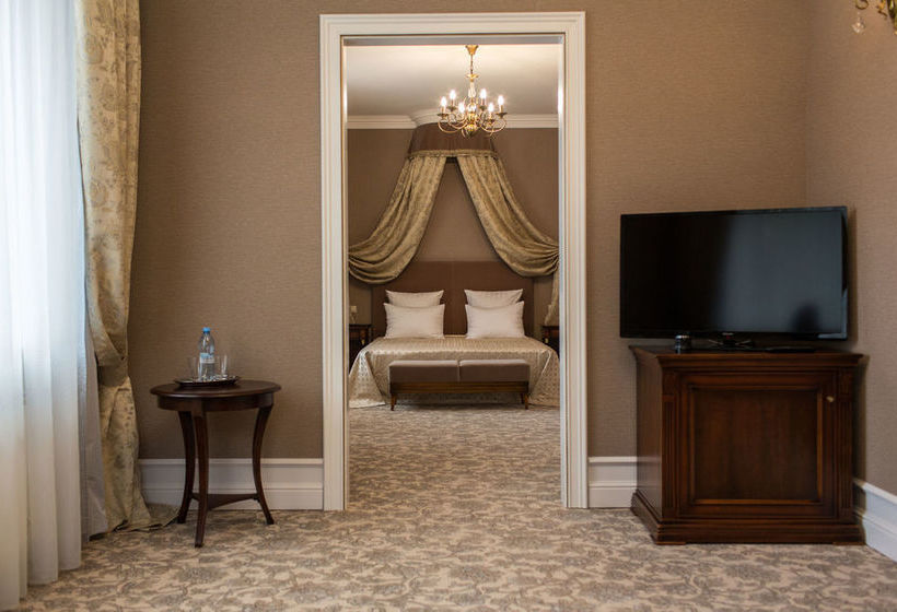 בית מלון כפרי Business Club Razumovsky