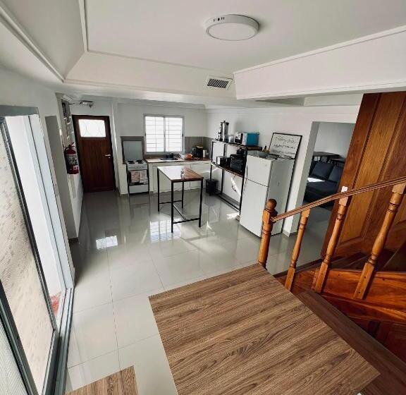 Black Star Art Hostel