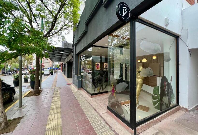 Black Star Art Hostel