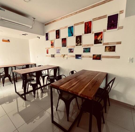 Black Star Art Hostel